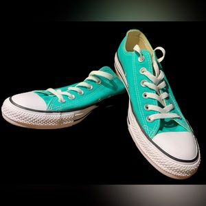 Women's Size 7 low Top Converse Aqua Like New Condition